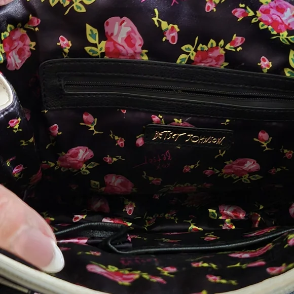 Betsey Johnson Black Quilted Crossbody Bag - Picture 5 of 8